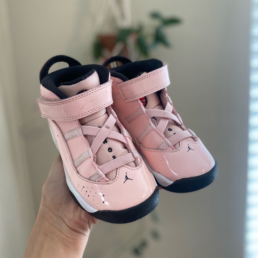 Pink Jordan's